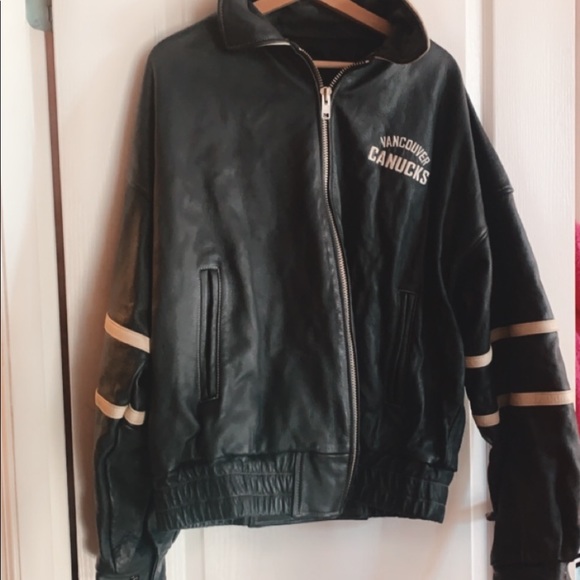 Ultra Rare Vancouver Canucks Leather Jacket - Picture 2 of 2